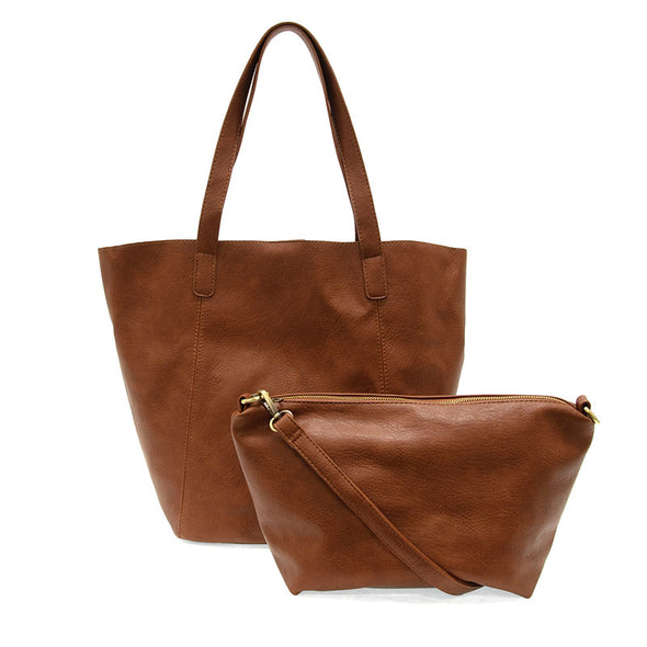 Vida Carryall Tote in Saddle